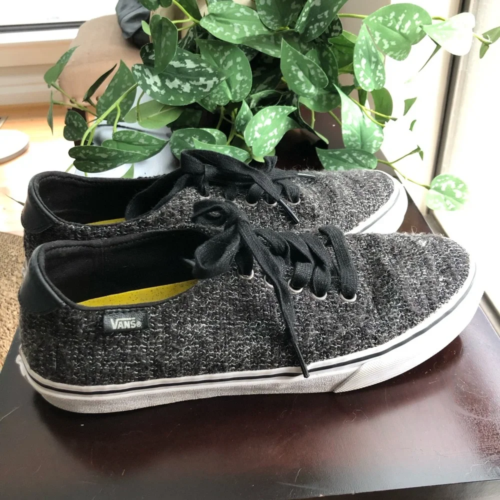 Vans Flannel OrthoLite Black White Low Top Sneakers Women’s Size 9.5